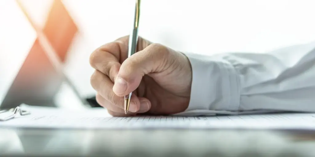 Applicants organising certificates and submitting vocational recruitment applications in Goa.